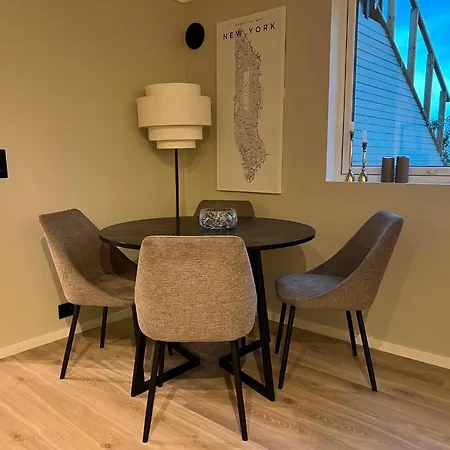 Modern 2 Bedroom With Ocean View Apartment Tromso
